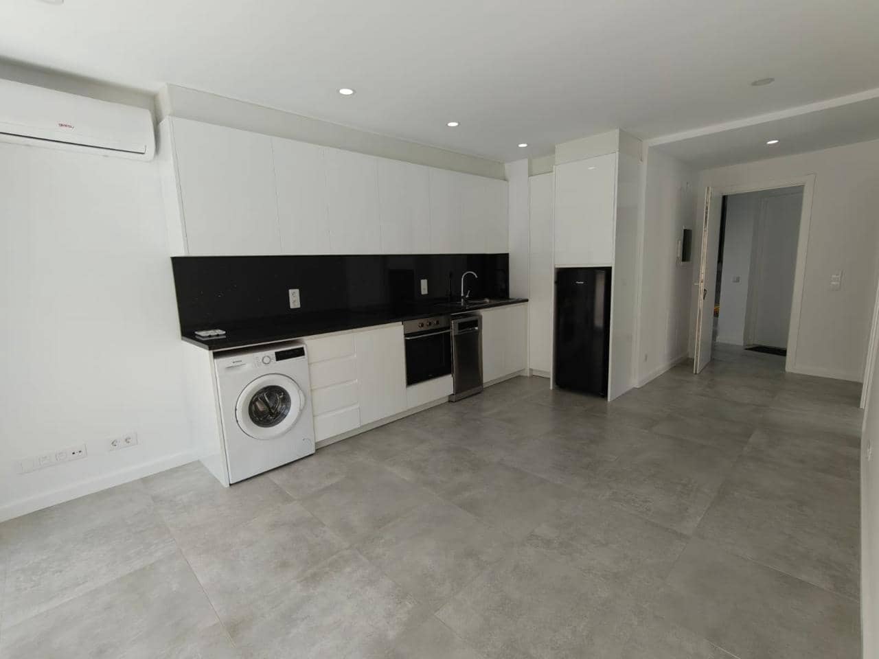 2 slaapkamer Flat te koop in Roses - € 195.000 (Ref: 9598235)