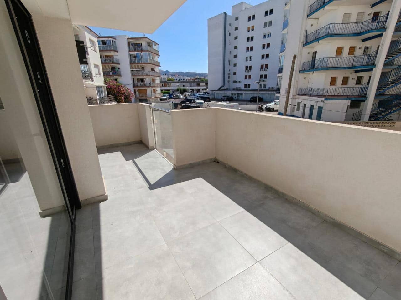 2 slaapkamer Flat te koop in Roses - € 195.000 (Ref: 9598235)