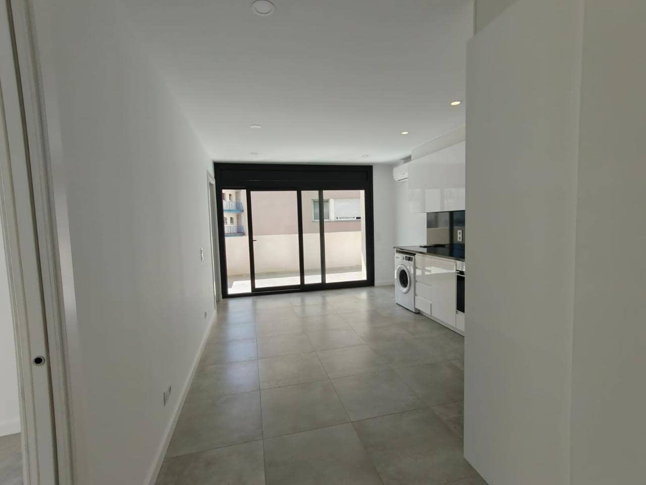 2 slaapkamer Flat te koop in Roses - € 195.000 (Ref: 9598235)