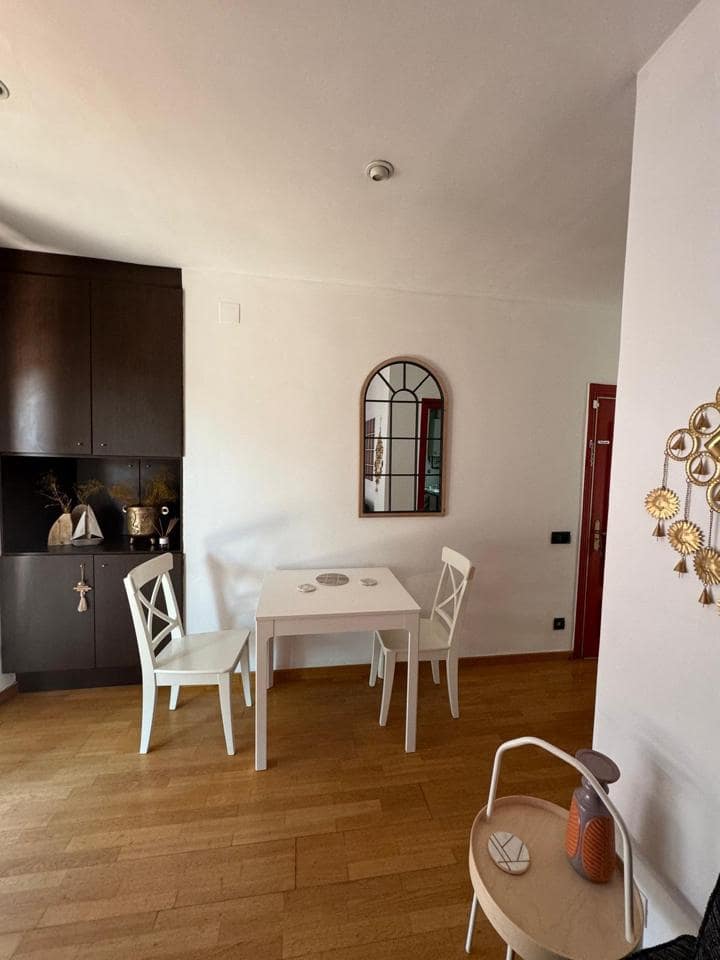 2 bedroom Flat for rent in Sitges - € 1,300 (Ref: 9598236)