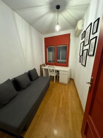 2 bedroom Flat for rent in Sitges - € 1,300 (Ref: 9598236)