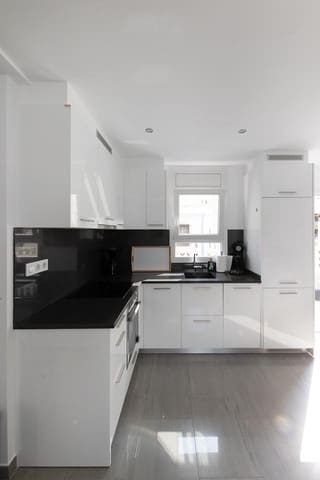 3 makuuhuone Huvila myytävänä paikassa Empuriabrava, Castelló d'Empúries mukana uima-altaan - 375 000 € (Ref: 9598237)