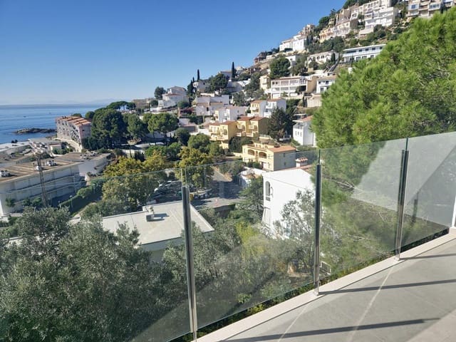 4 makuuhuone Huvila myytävänä paikassa Roses - 620 000 € (Ref: 9598239)