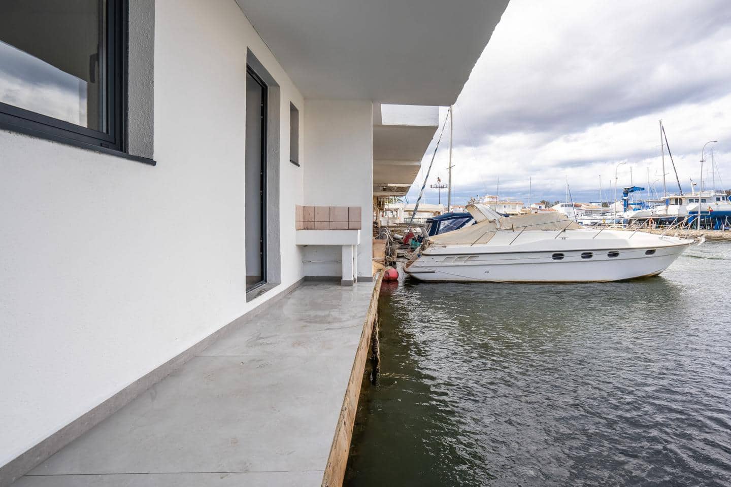 4 makuuhuone Huvila myytävänä paikassa Empuriabrava mukana 
autotalli - 639 000 € (Ref: 9598240)