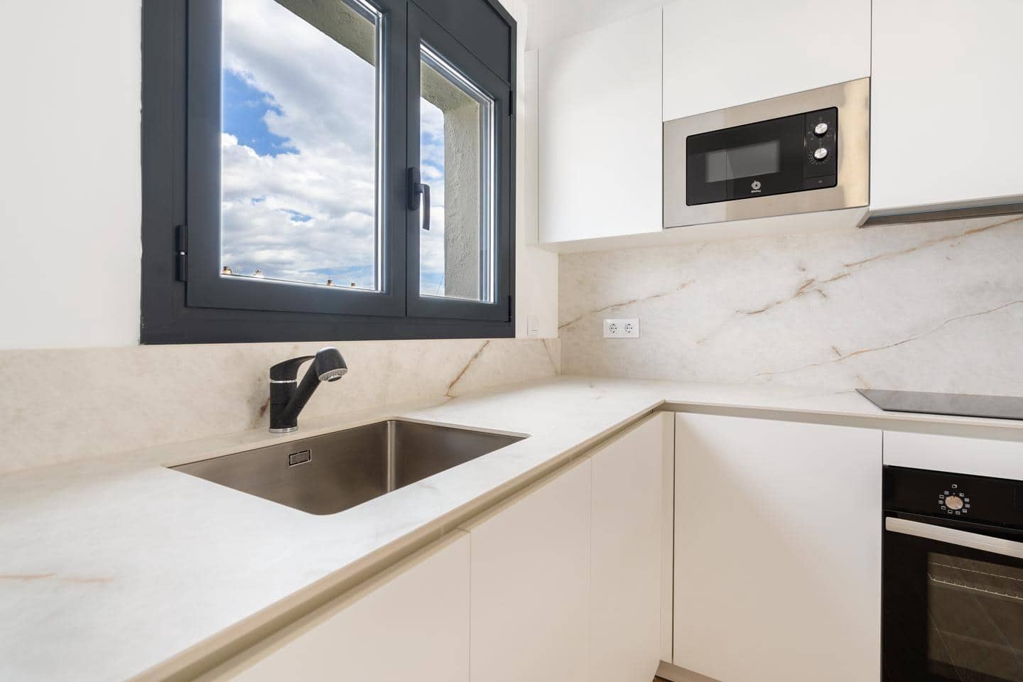 4 makuuhuone Huvila myytävänä paikassa Empuriabrava mukana 
autotalli - 639 000 € (Ref: 9598240)