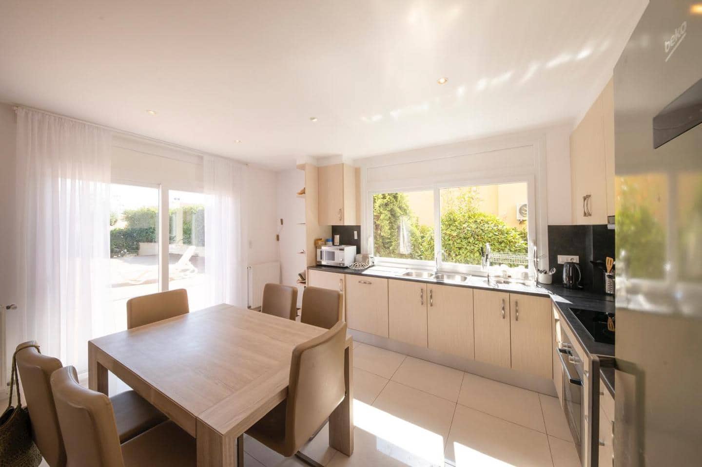 Chalet de 3 habitaciones en Roses en venta con piscina - 1.300.000 € (Ref: 9598241)