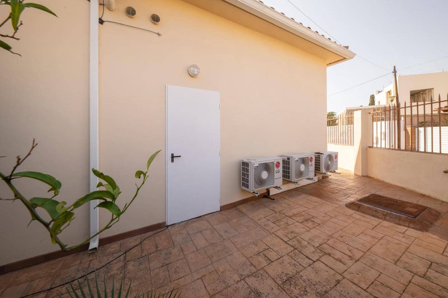 Chalet de 3 habitaciones en Roses en venta con piscina - 1.300.000 € (Ref: 9598241)