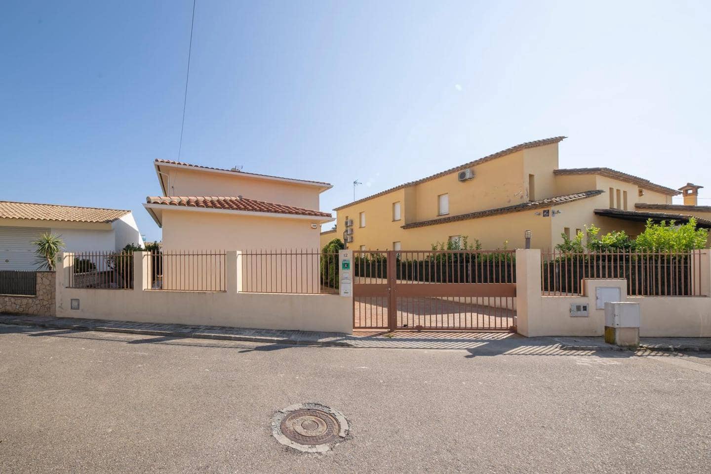 Chalet de 3 habitaciones en Roses en venta con piscina - 1.300.000 € (Ref: 9598241)