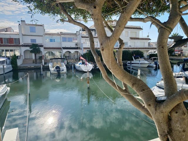 3 Zimmer Villa zu verkaufen in Empuriabrava, Castelló d'Empúries mit Garage - 490.000 € (Ref: 9598242)