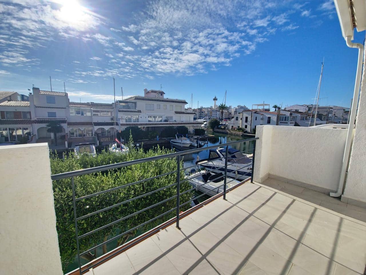 3 Zimmer Villa zu verkaufen in Empuriabrava mit Garage - 490.000 € (Ref: 9598242)