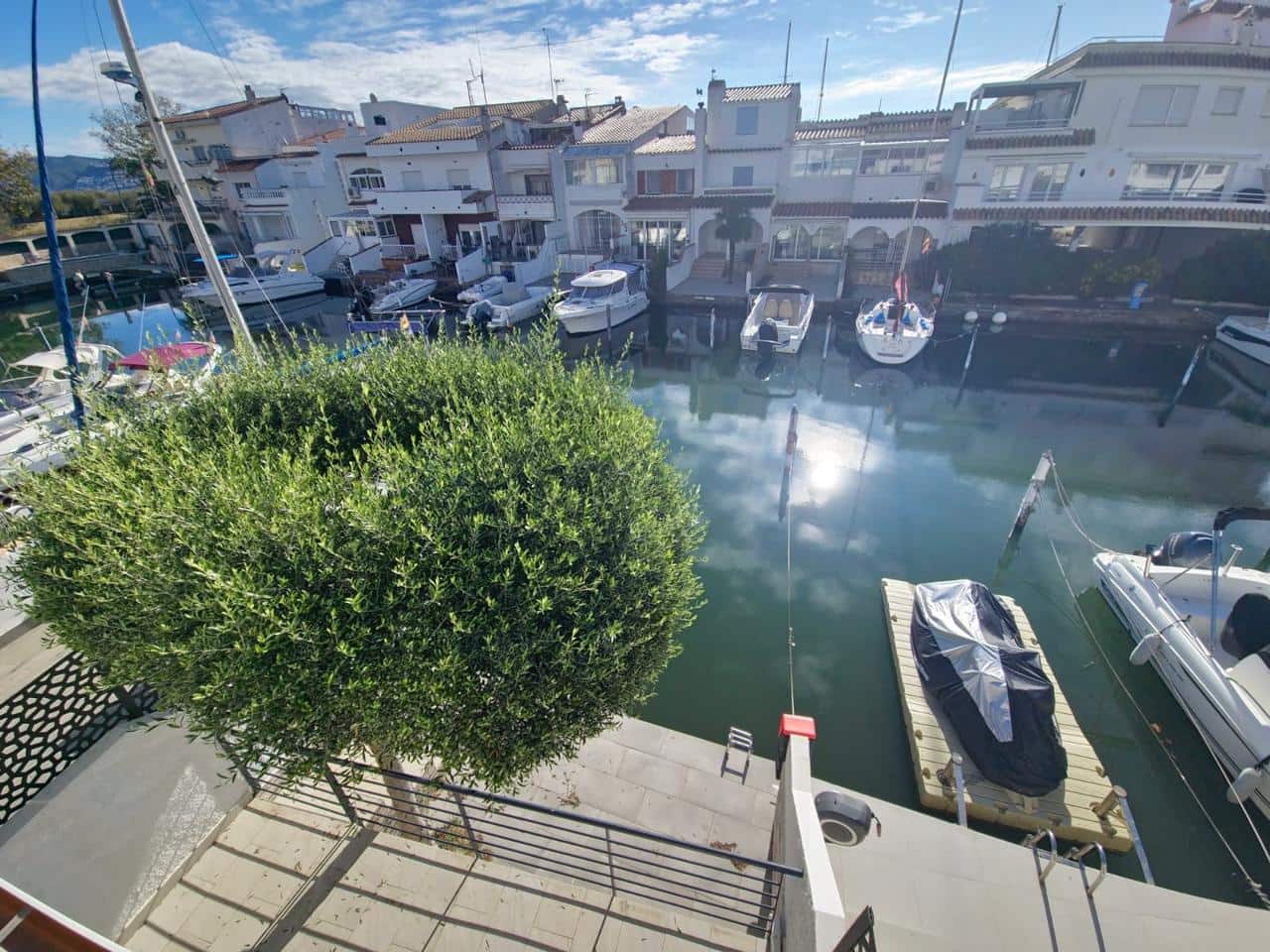 3 Zimmer Villa zu verkaufen in Empuriabrava mit Garage - 490.000 € (Ref: 9598242)