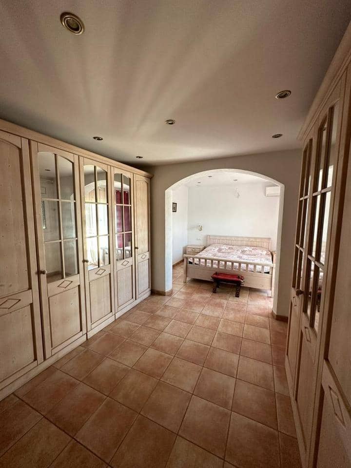 5 makuuhuone Huvila myytävänä paikassa Empuriabrava - 1 200 000 € (Ref: 9598244)