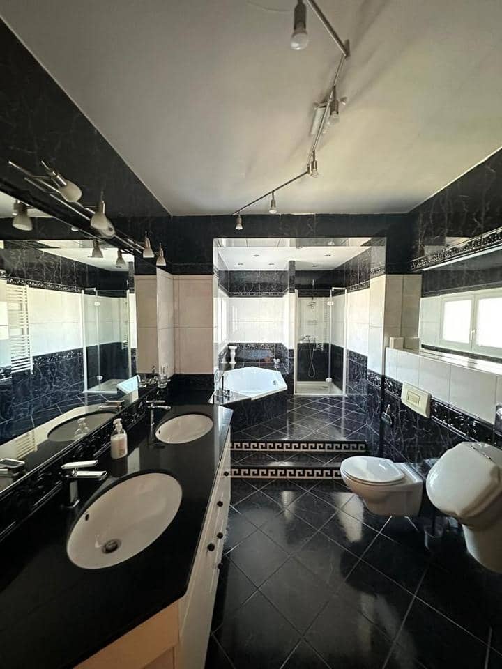 5 makuuhuone Huvila myytävänä paikassa Empuriabrava - 1 200 000 € (Ref: 9598244)