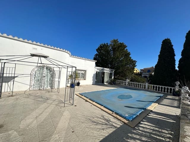 5 makuuhuone Huvila myytävänä paikassa Empuriabrava, Castelló d'Empúries - 1 200 000 € (Ref: 9598244)