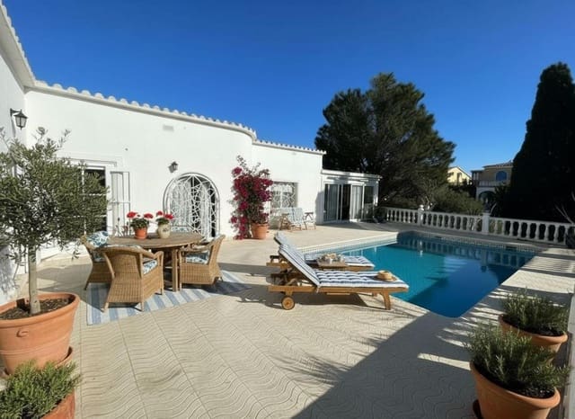 5 makuuhuone Huvila myytävänä paikassa Empuriabrava, Castelló d'Empúries - 1 200 000 € (Ref: 9598244)