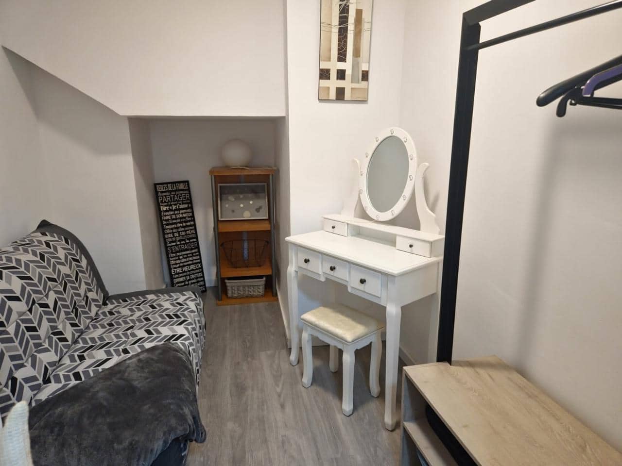 6 bedroom Business for sale in Empuriabrava - € 169,000 (Ref: 9598248)