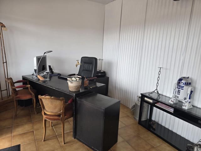 6 soveværelse Virksomhed til salg i Empuriabrava, Castelló d'Empúries - € 169.000 (Ref: 9598248)