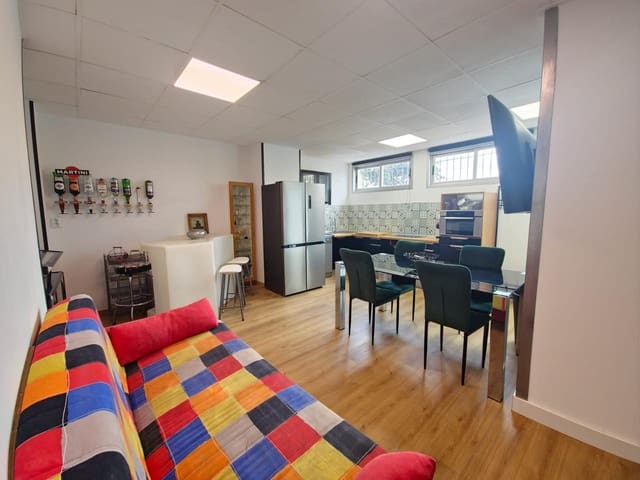 6 soveværelse Virksomhed til salg i Empuriabrava, Castelló d'Empúries - € 169.000 (Ref: 9598248)