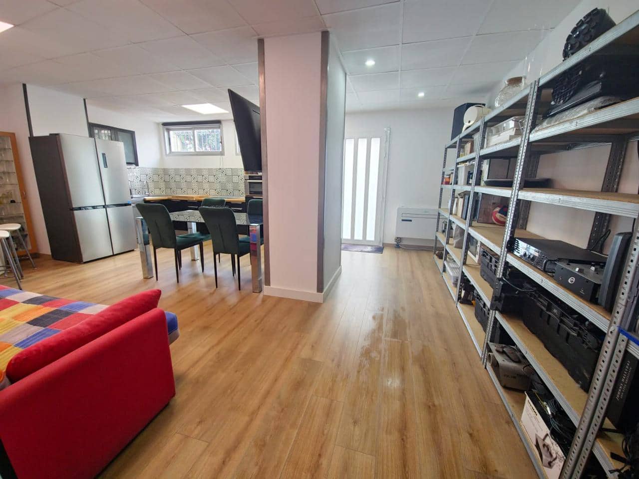 6 bedroom Business for sale in Empuriabrava - € 169,000 (Ref: 9598248)