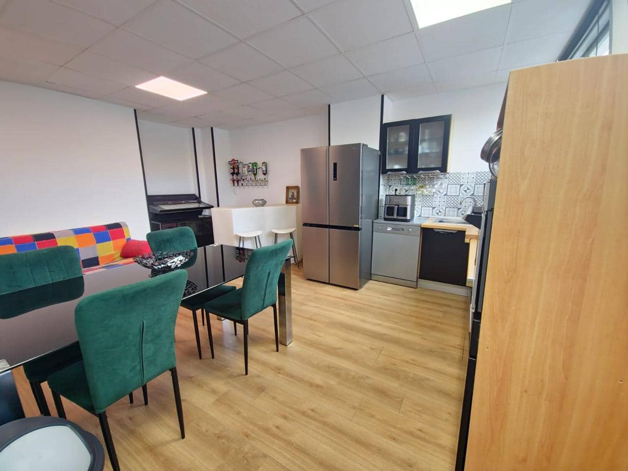 6 bedroom Business for sale in Empuriabrava - € 169,000 (Ref: 9598248)