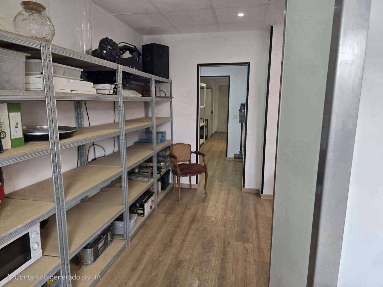 6 bedroom Business for sale in Empuriabrava - € 169,000 (Ref: 9598248)