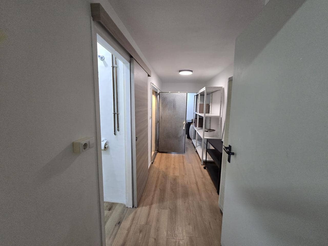 6 bedroom Business for sale in Empuriabrava - € 169,000 (Ref: 9598248)