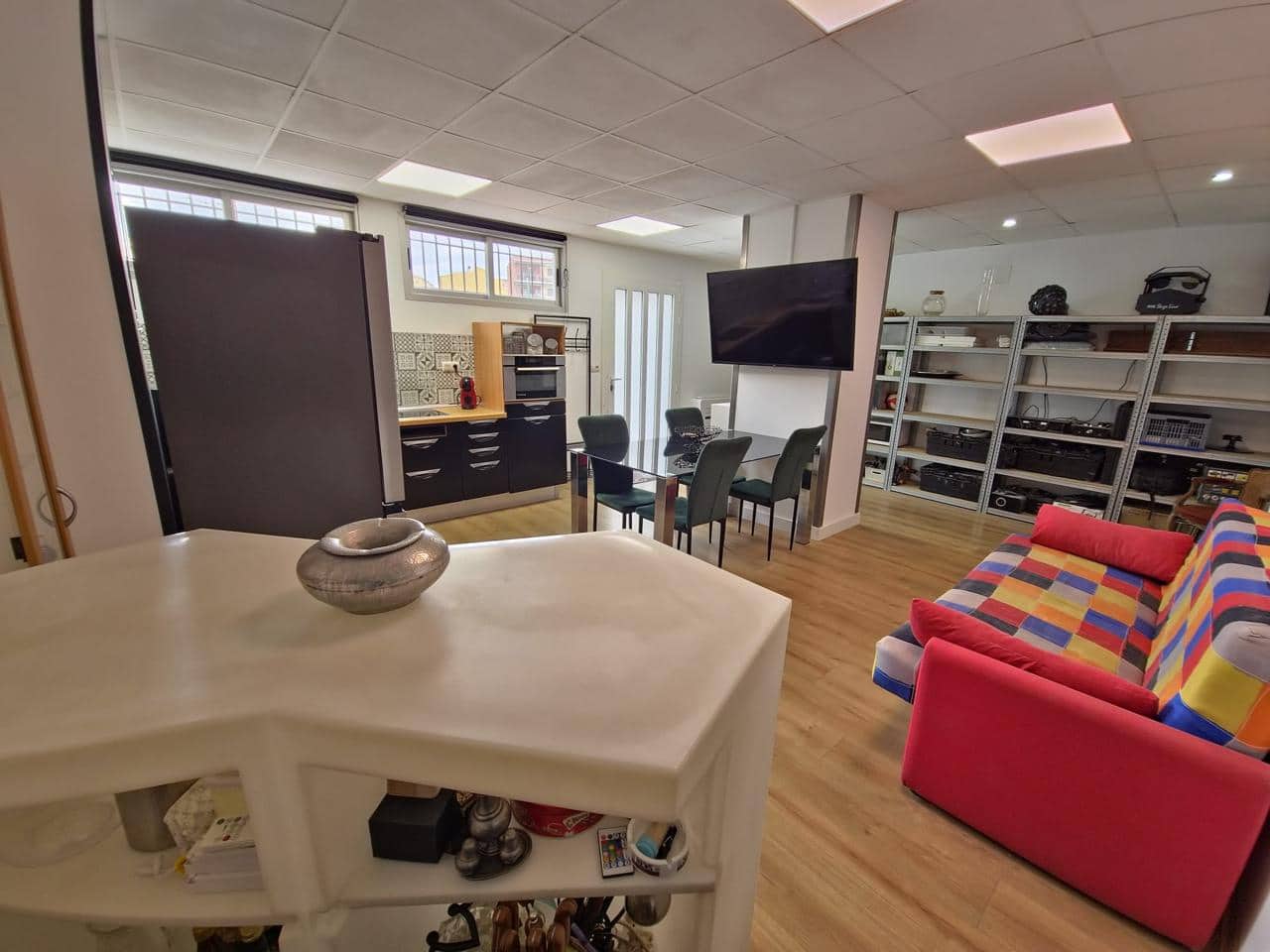 6 bedroom Business for sale in Empuriabrava - € 169,000 (Ref: 9598248)