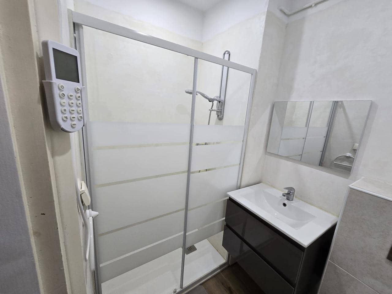 6 bedroom Business for sale in Empuriabrava - € 169,000 (Ref: 9598248)