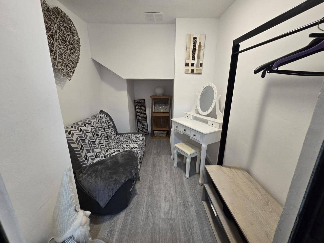 6 bedroom Business for sale in Empuriabrava - € 169,000 (Ref: 9598248)