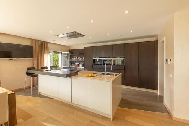 5 Zimmer Villa zu verkaufen in Empuriabrava, Castelló d'Empúries - 1.040.000 € (Ref: 9598250)