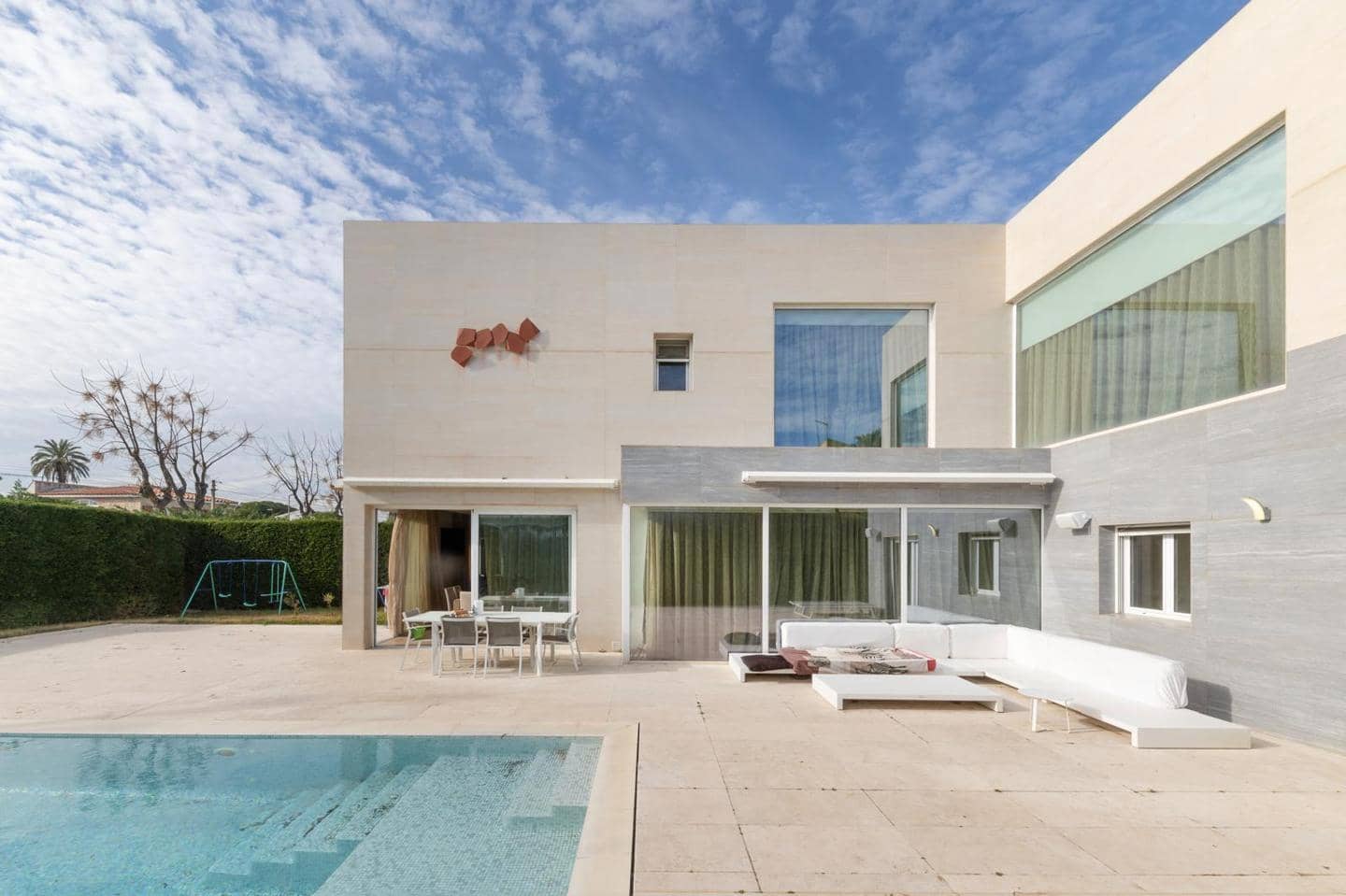 5 Zimmer Villa zu verkaufen in Empuriabrava - 1.040.000 € (Ref: 9598250)