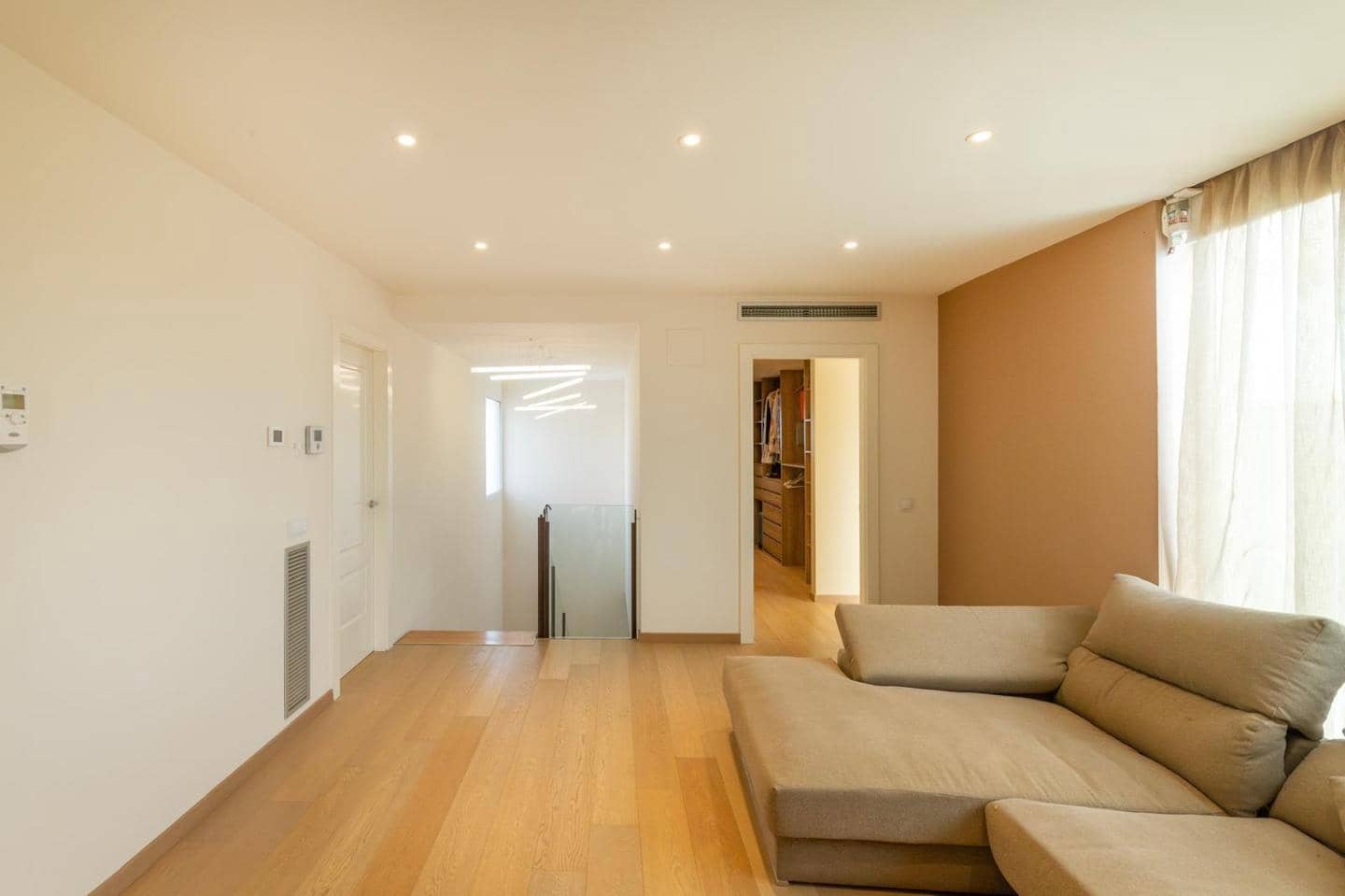 5 Zimmer Villa zu verkaufen in Empuriabrava - 1.040.000 € (Ref: 9598250)