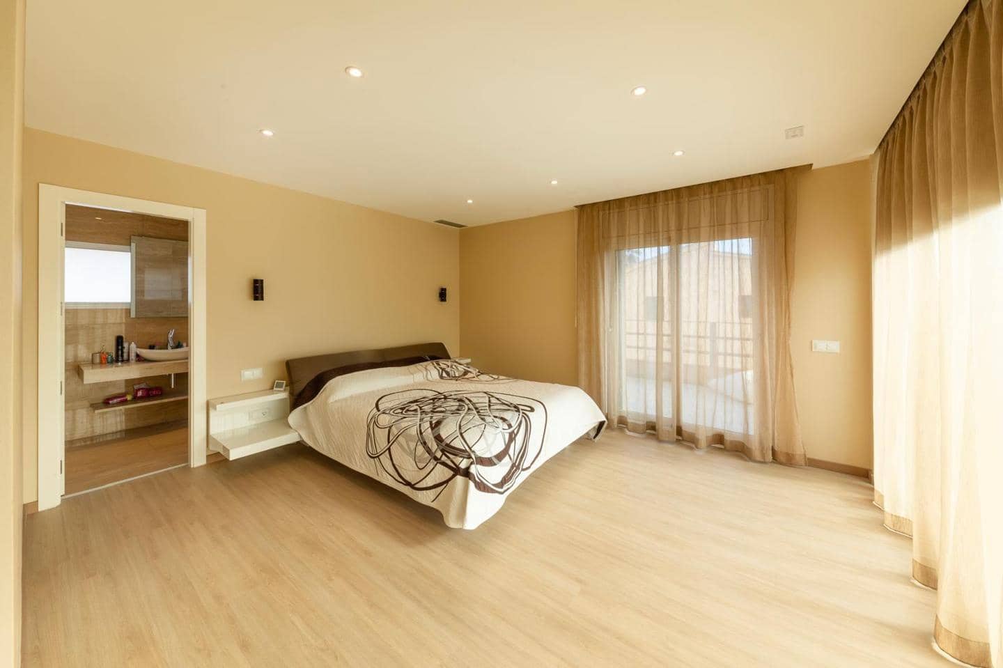 5 Zimmer Villa zu verkaufen in Empuriabrava - 1.040.000 € (Ref: 9598250)