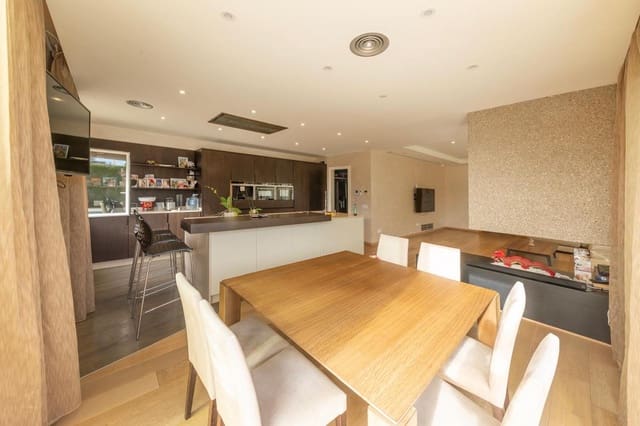 5 Zimmer Villa zu verkaufen in Empuriabrava, Castelló d'Empúries - 1.040.000 € (Ref: 9598250)