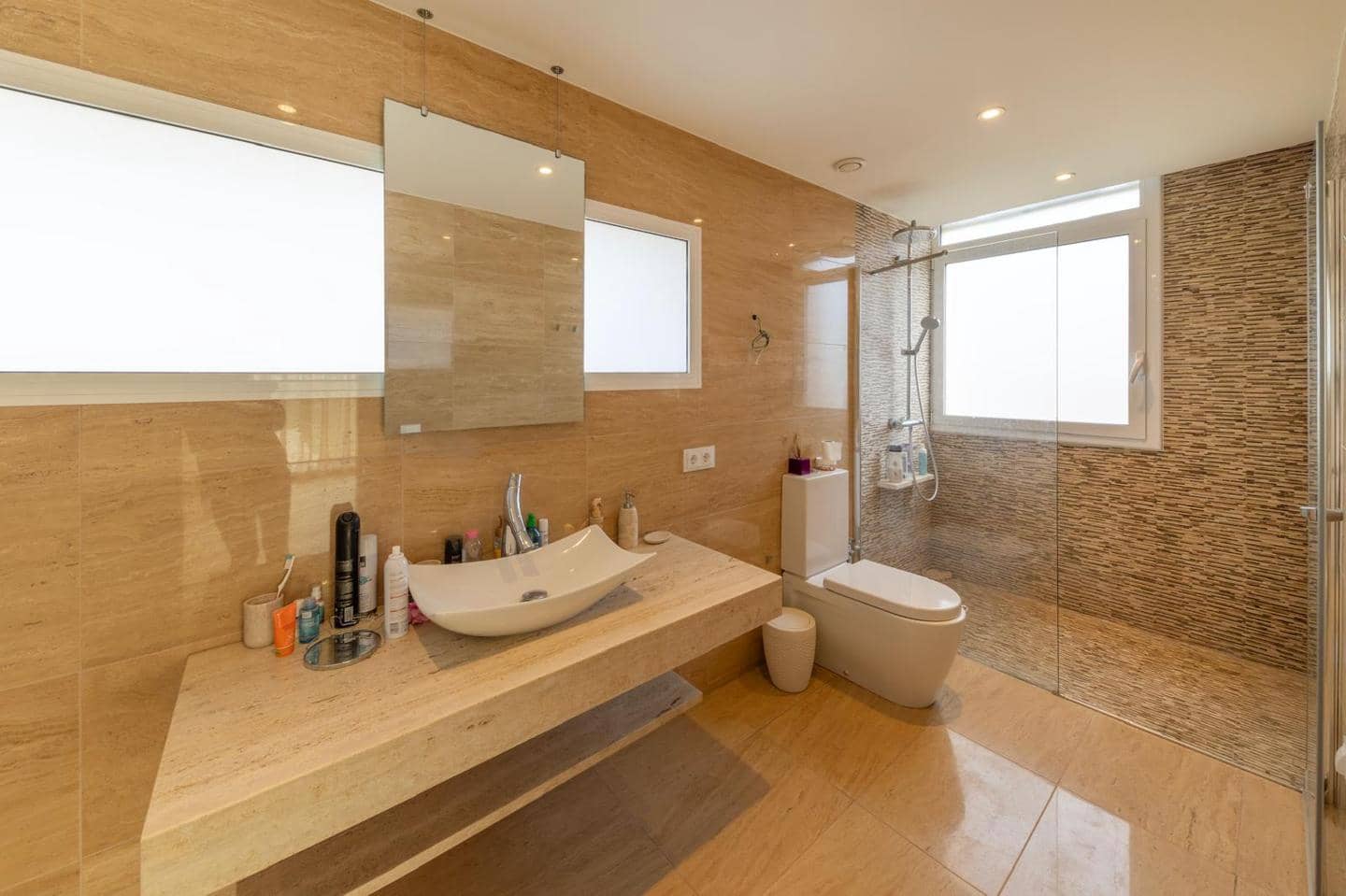 5 Zimmer Villa zu verkaufen in Empuriabrava - 1.040.000 € (Ref: 9598250)