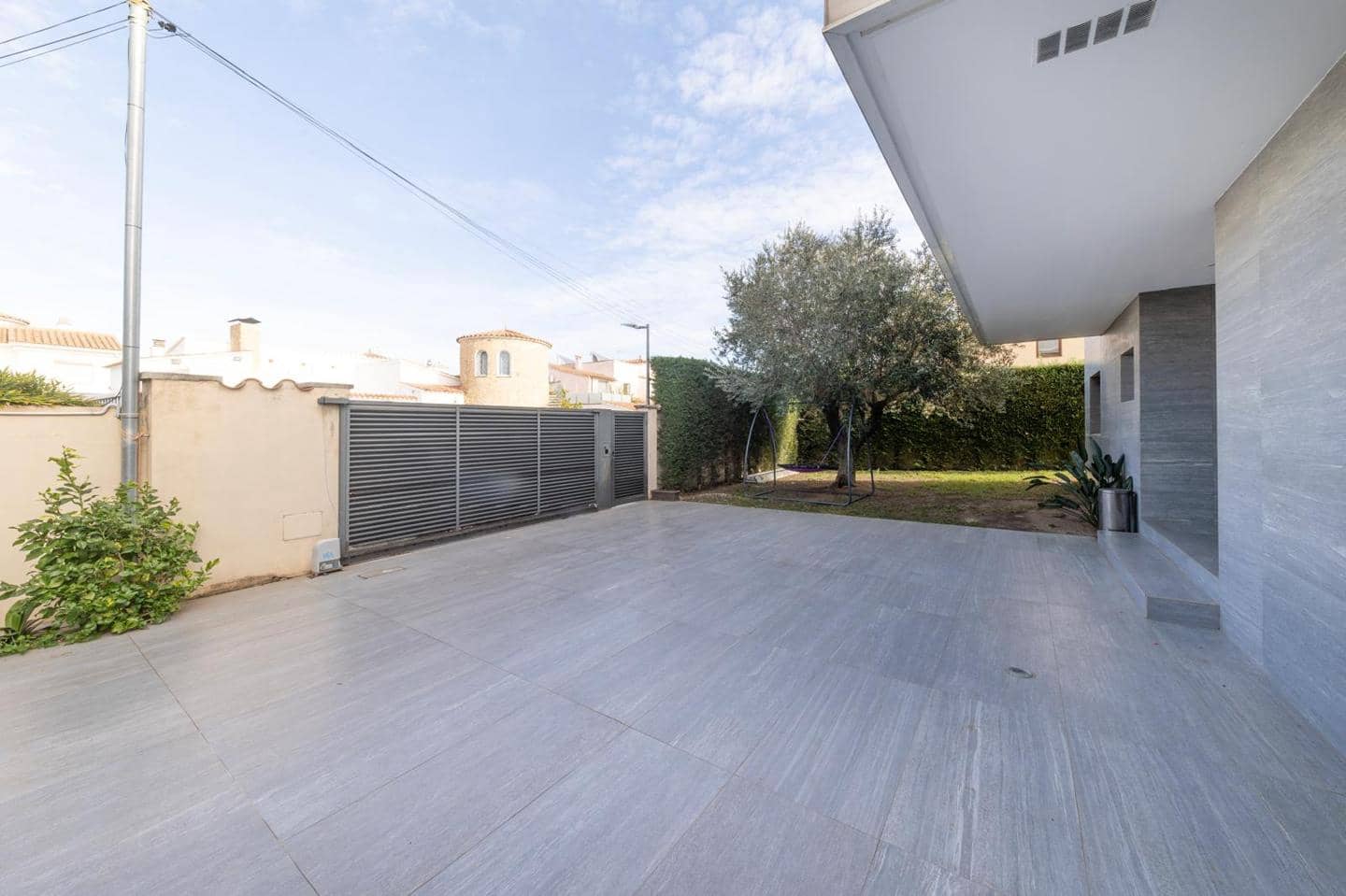 5 Zimmer Villa zu verkaufen in Empuriabrava - 1.040.000 € (Ref: 9598250)