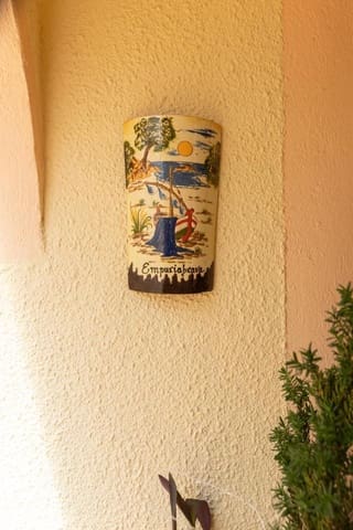 4 sypialnia Willa na sprzedaż w Empuriabrava, Castelló d'Empúries z basenem garażem - 525 000 € (Ref: 9598251)