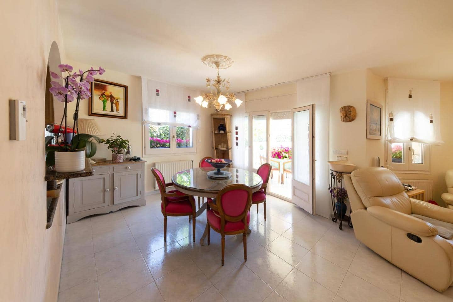 4 sypialnia Willa na sprzedaż w Empuriabrava z basenem garażem - 525 000 € (Ref: 9598251)