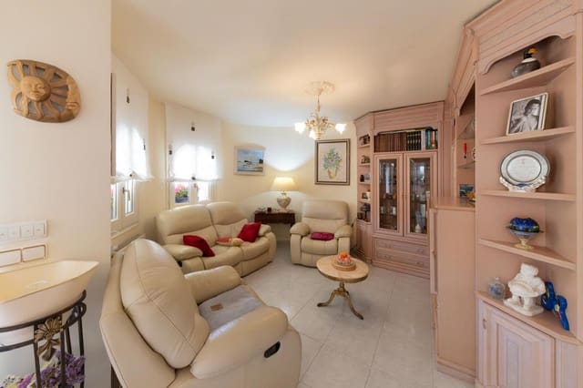 4 sypialnia Willa na sprzedaż w Empuriabrava, Castelló d'Empúries z basenem garażem - 525 000 € (Ref: 9598251)