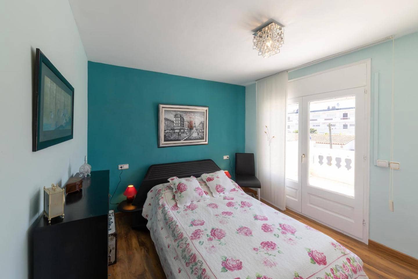 4 sypialnia Willa na sprzedaż w Empuriabrava z basenem garażem - 525 000 € (Ref: 9598251)