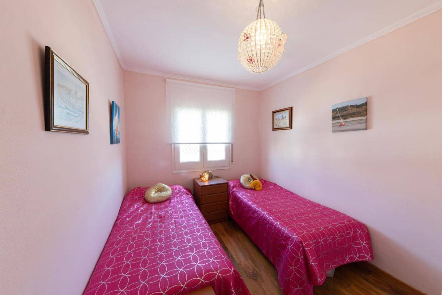 4 sypialnia Willa na sprzedaż w Empuriabrava z basenem garażem - 525 000 € (Ref: 9598251)