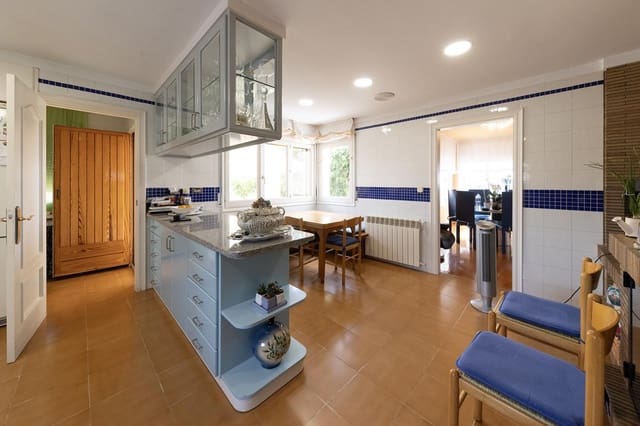 4 makuuhuone Huvila myytävänä paikassa Roses - 598 000 € (Ref: 9598252)