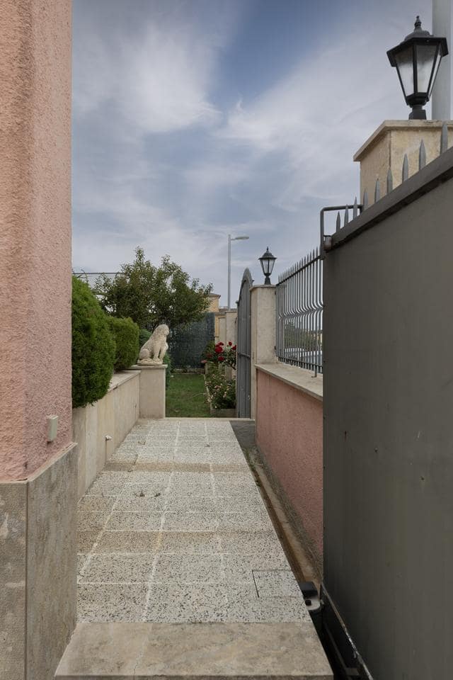 4 makuuhuone Huvila myytävänä paikassa Roses - 598 000 € (Ref: 9598252)