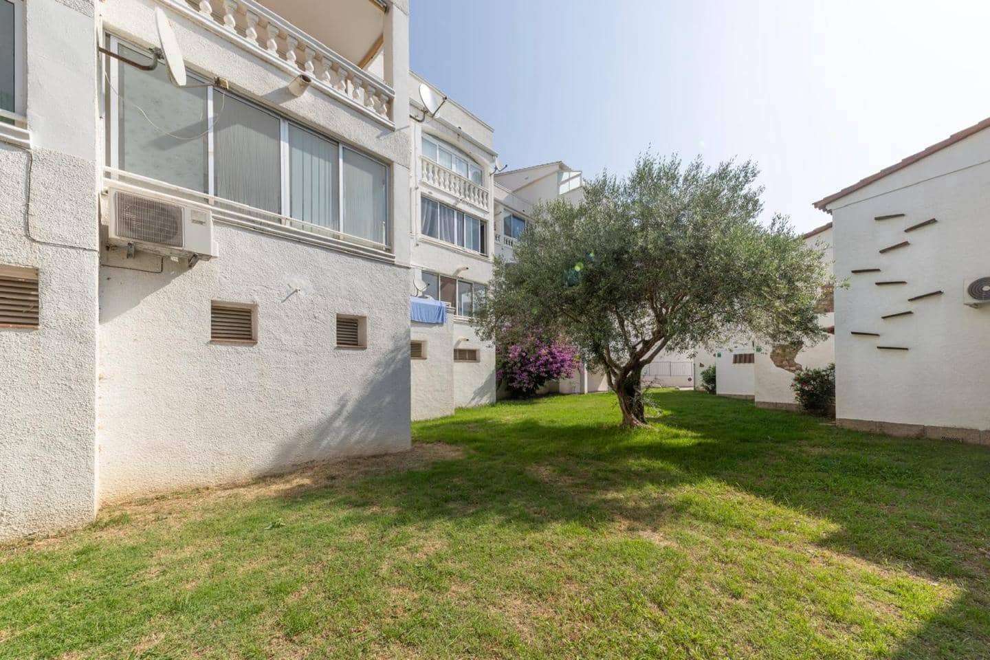 Studio for sale in Empuriabrava - € 95,000 (Ref: 9598253)