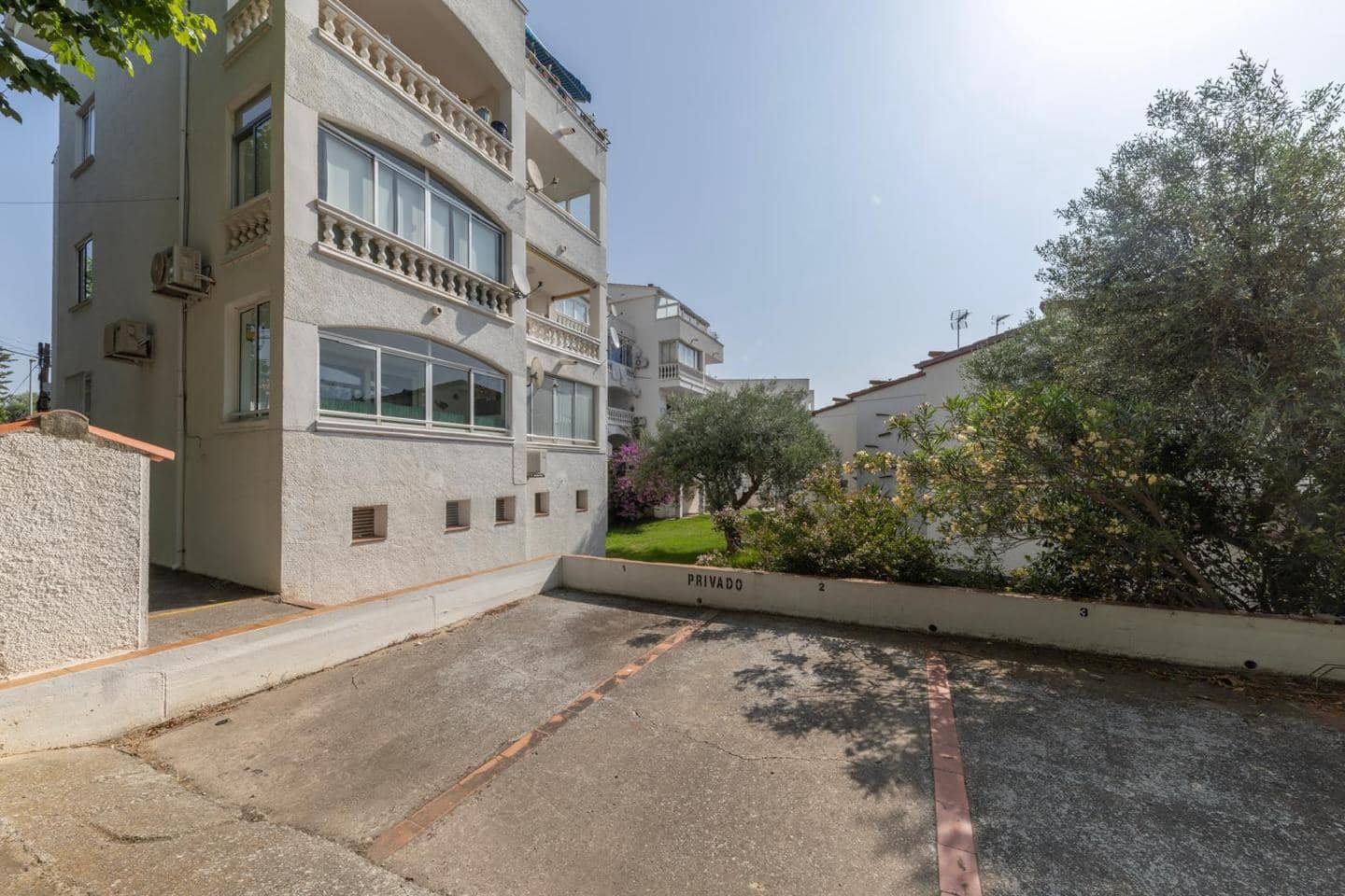 Studio for sale in Empuriabrava - € 95,000 (Ref: 9598253)