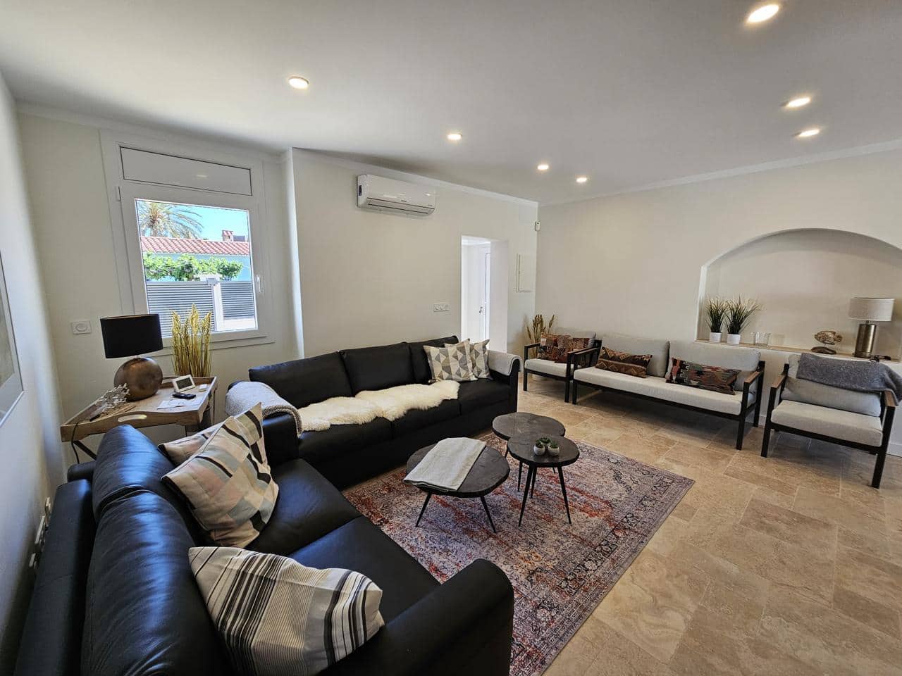 4 Zimmer Villa zu verkaufen in Empuriabrava - 1.050.000 € (Ref: 9598255)