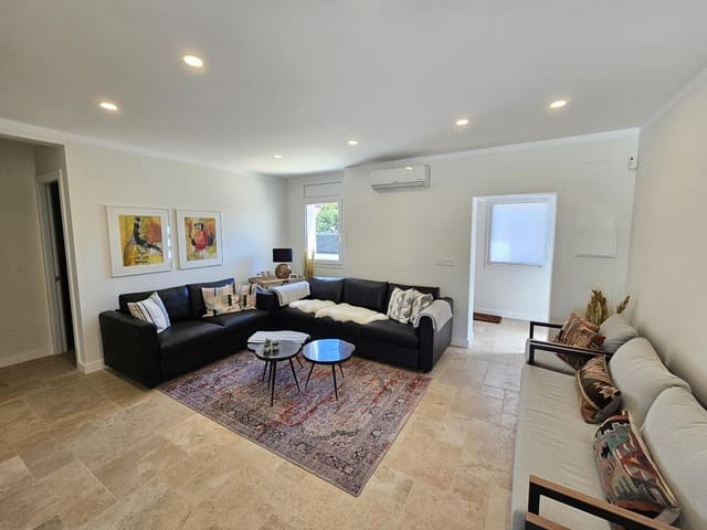 4 Zimmer Villa zu verkaufen in Empuriabrava, Castelló d'Empúries - 1.050.000 € (Ref: 9598255)