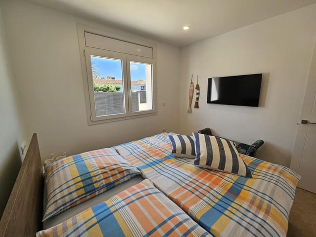 4 Zimmer Villa zu verkaufen in Empuriabrava, Castelló d'Empúries - 1.050.000 € (Ref: 9598255)