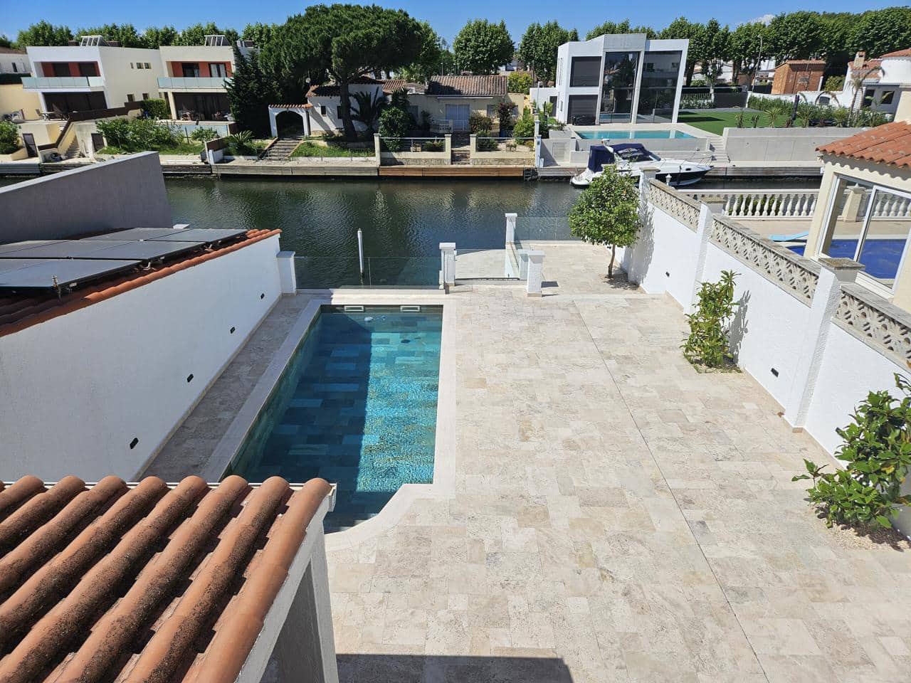 4 Zimmer Villa zu verkaufen in Empuriabrava - 1.050.000 € (Ref: 9598255)
