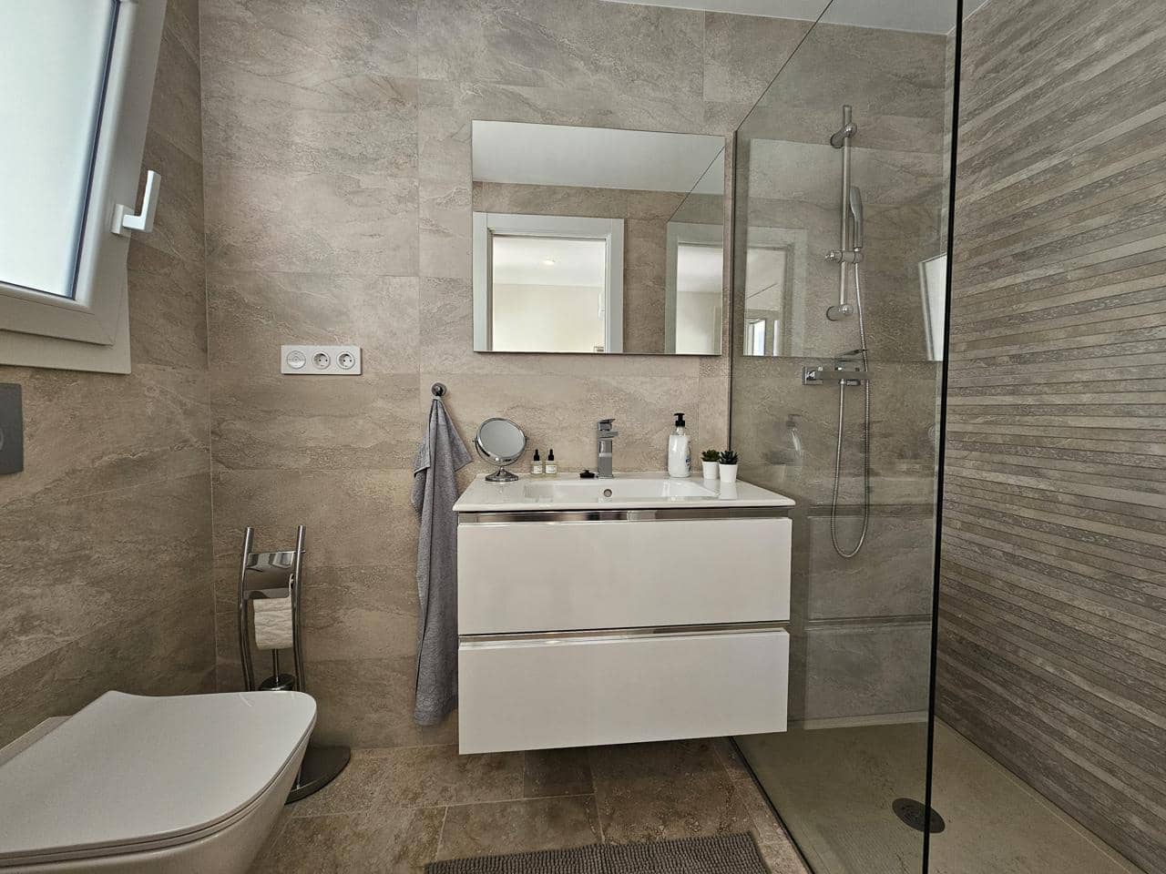 4 Zimmer Villa zu verkaufen in Empuriabrava - 1.050.000 € (Ref: 9598255)